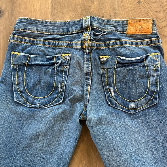 True Religion size 30 wide leg faded jean. - Picture 6 of 7